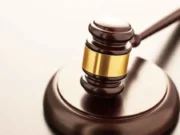 Мужчина подал в суд на Канзас-Сити, alleging что его уволили из KC Water из-за «нервного тика»